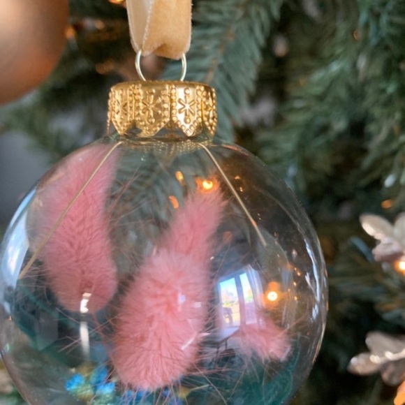 Handmade small Xmas bulb and real air dried plants and teal feathers. - Picture 5 of 5